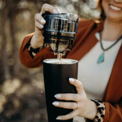 Brand new ⭐ Bars FlasKap Liquor Lid For Large Tumblers - Madic - 9oz (Color Options) 🛒 15 Brand new ⭐ Bars FlasKap Liquor Lid For Large Tumblers - Madic - 9oz (Color Options) 🛒 -BARS Sales Store FlasKap scene1 800x